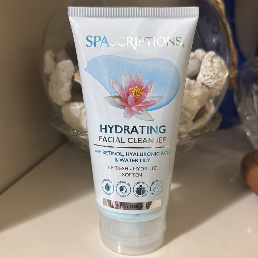Spascriptions Hydrating Facial Cleanser With Retinol, HyaluronicAcid& Water Lily